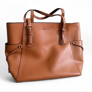🤎SOLD🤎 Michael Kors 🤎 Leather MK Tote in Acorn